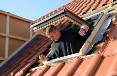 Pose de fenêtres de toit Velux à Feuillade